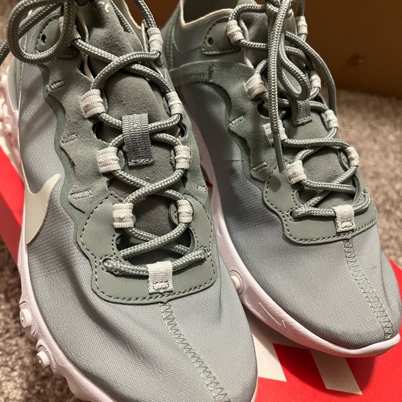 Women’s Nike React Element Sz 7 - Picture 3 of 6